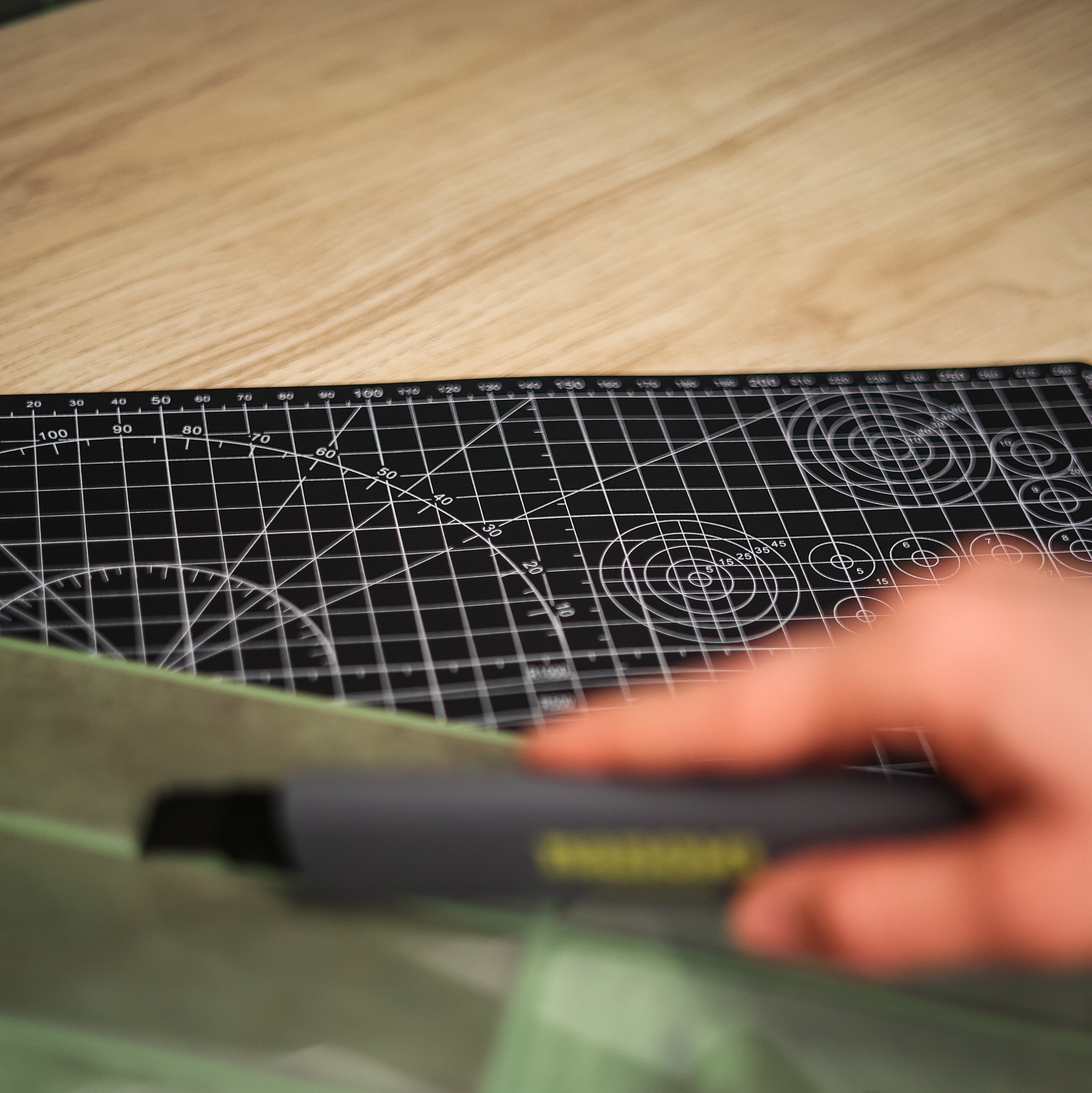 Nanomi Vágóalátét 30x22 cm